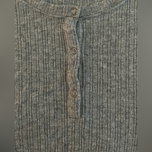 Hollister ribbed long sleeve Henley - Picture 3 of 5